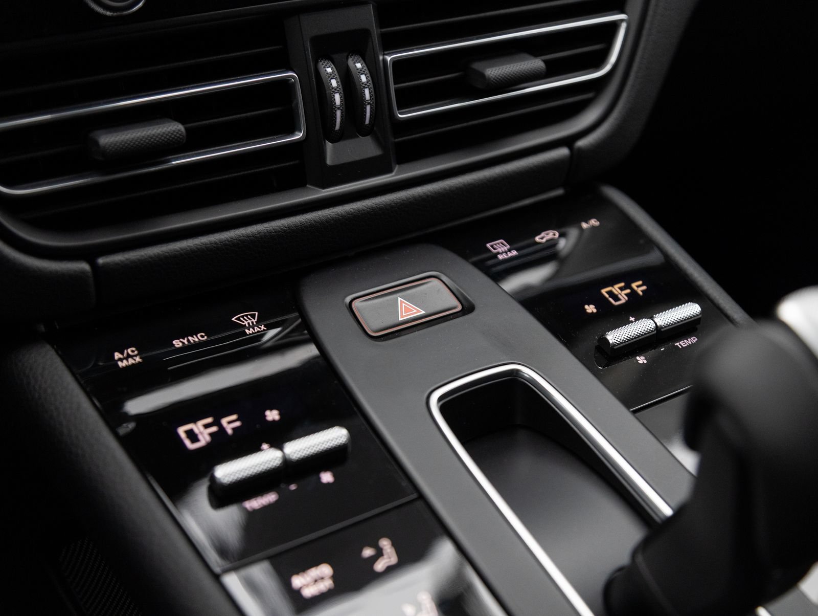 New 2026 Porsche Macan Turbo AWD/4WD image 26