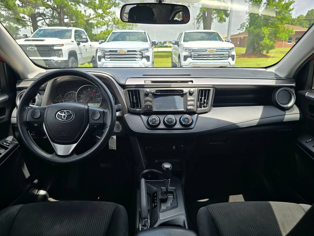Used 2016 Toyota RAV4 LE FWD image 12