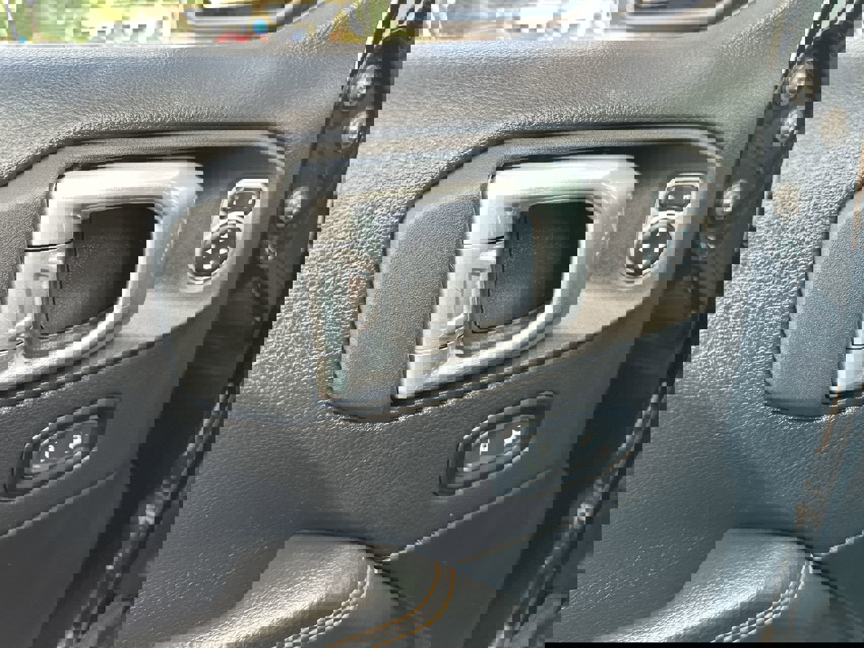 Used 2020 Jeep Wrangler Unlimited Sahara image 13