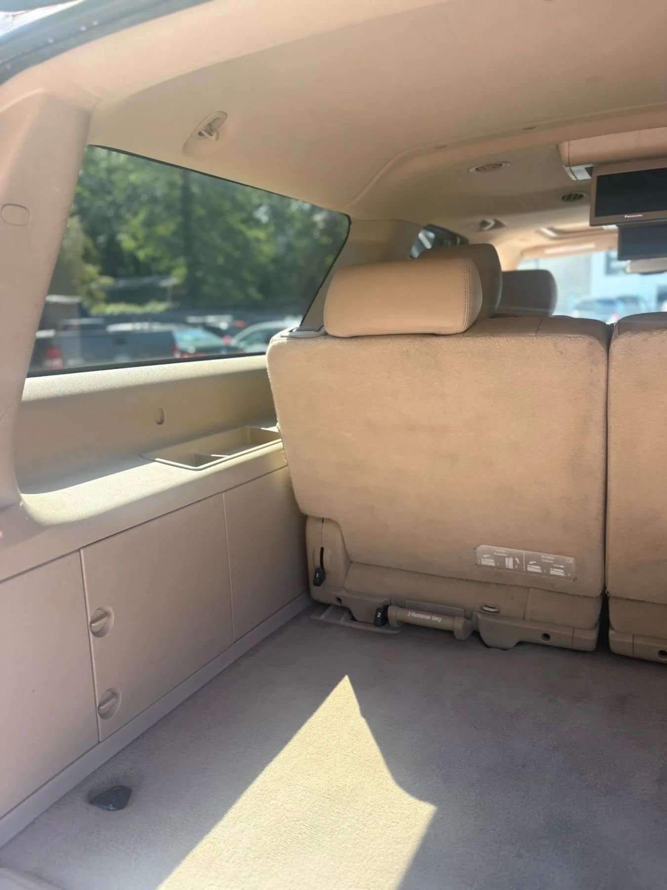 Used 2013 Cadillac Escalade ESV Premium image 13