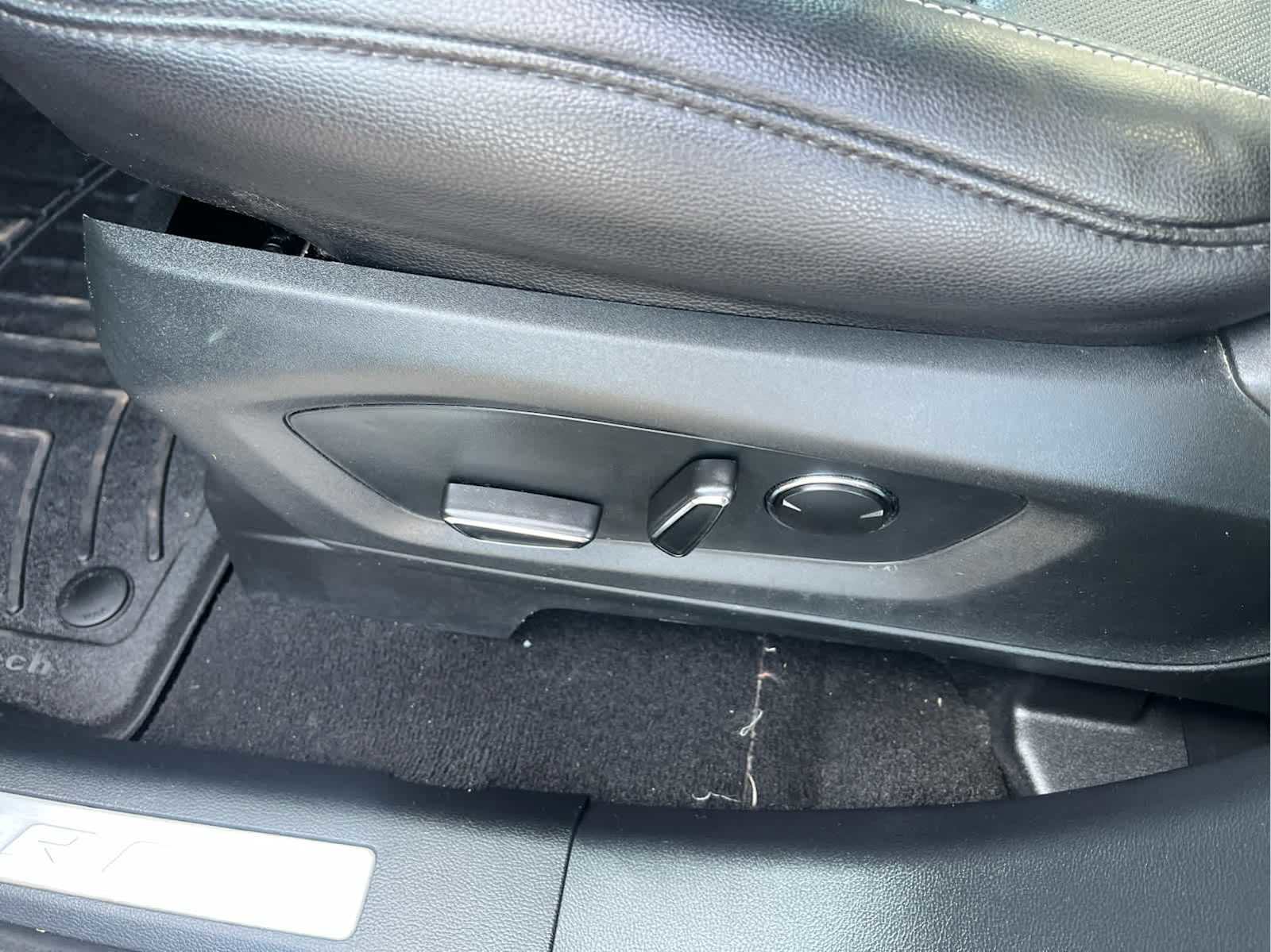 Used 2020 Ford Explorer Limited image 32