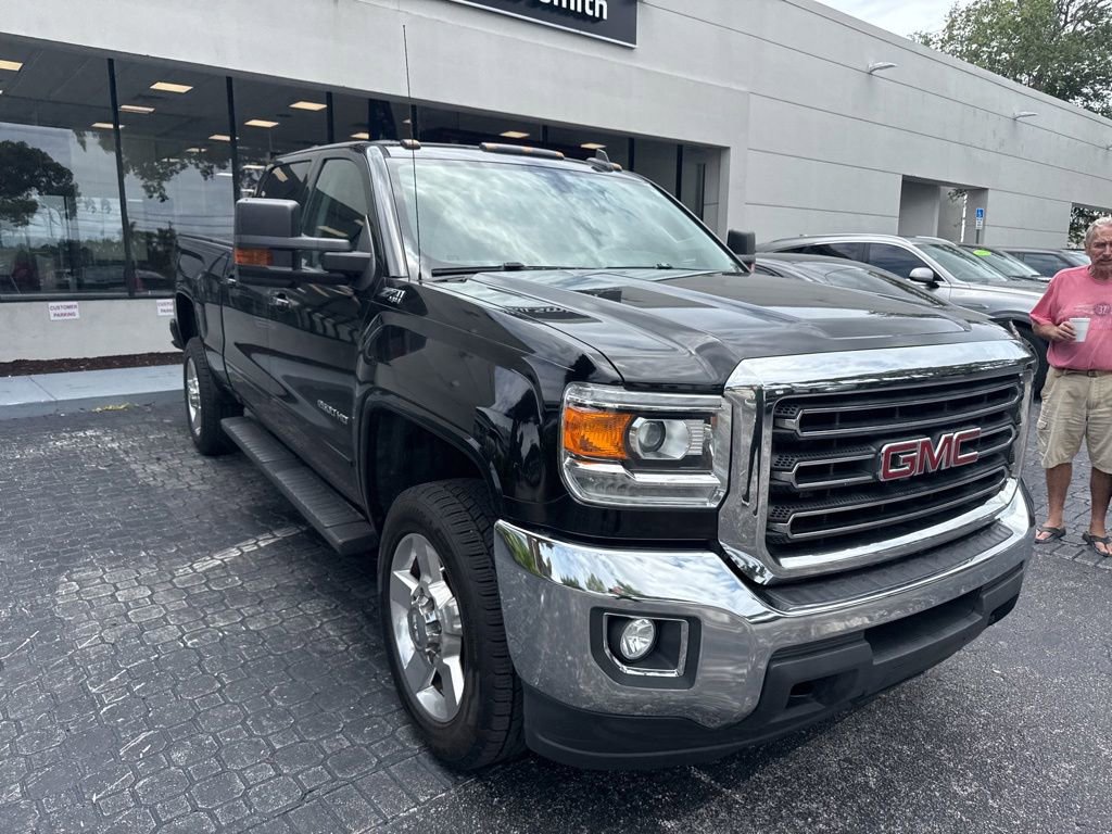 Used 2017 GMC Sierra 2500 SLE w/ HD SLE Preferred Plus Package AWD/4WD image 3