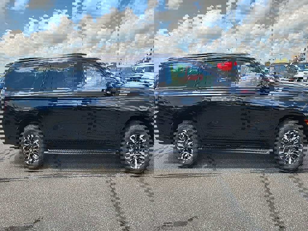 New 2025 Chevrolet Suburban Z71 w/ Z71 Off-Road Package image 3