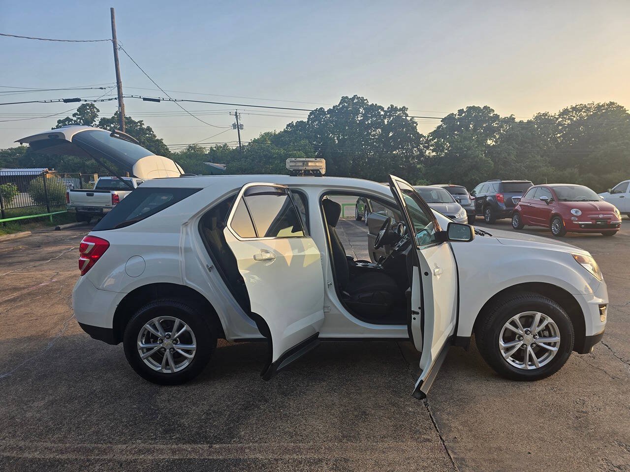 Used 2017 Chevrolet Equinox LS AWD/4WD image 52