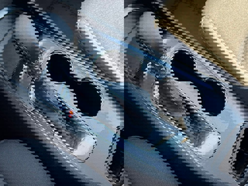 Used 2021 Chevrolet Malibu LT image 34