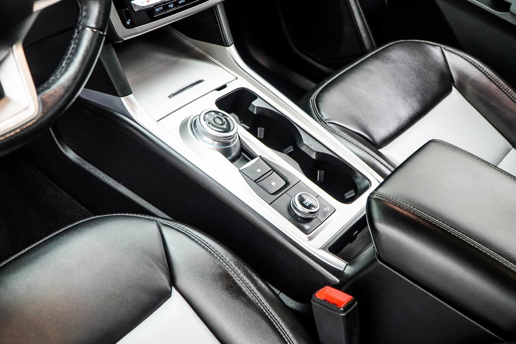 Used 2022 Ford Explorer XLT w/ Equipment Group 202A image 16