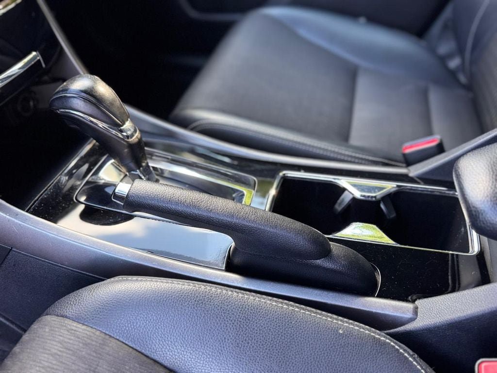 Used 2016 Honda Accord Sport image 16