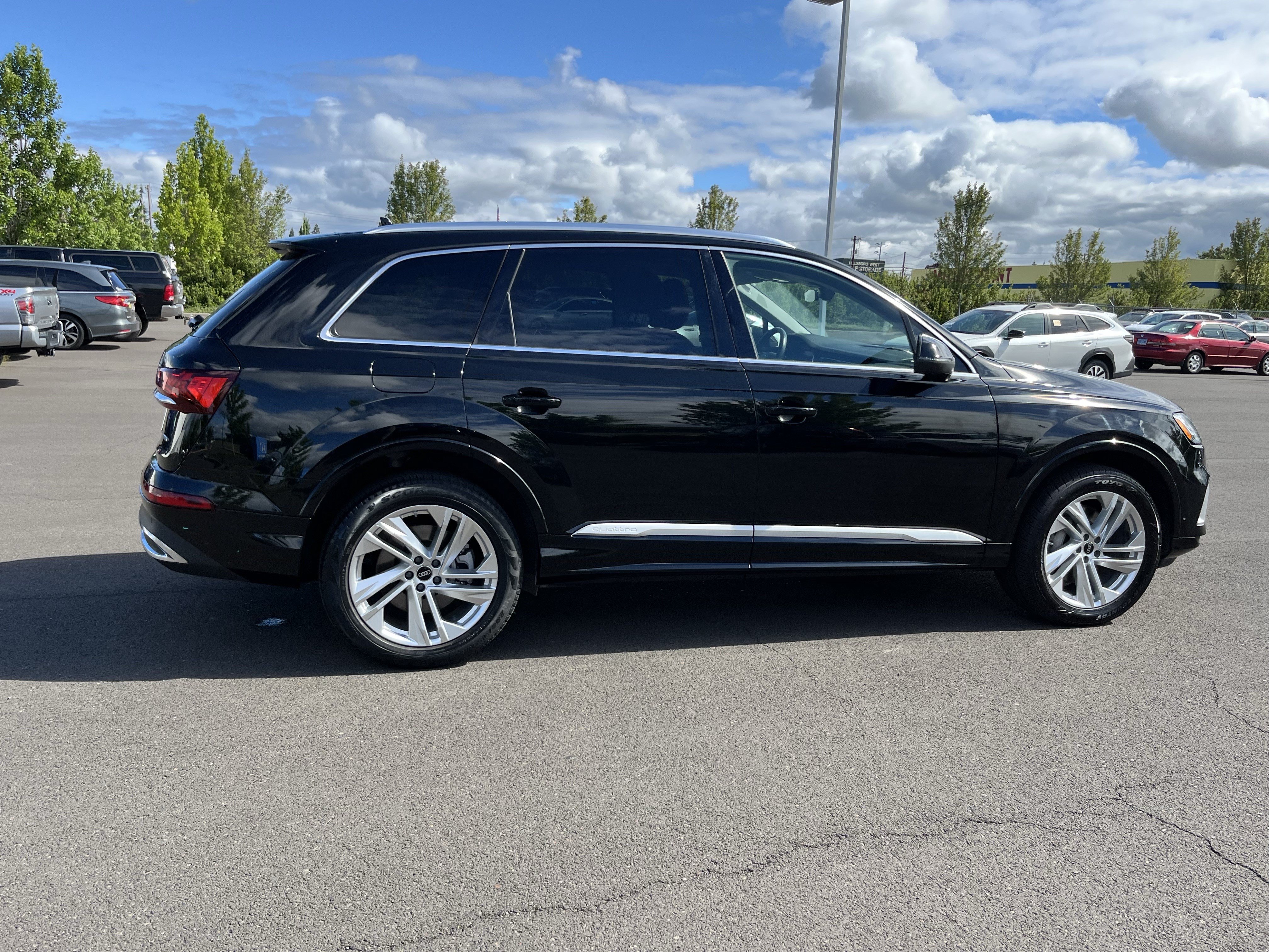 Used 2023 Audi Q7 3.0T Premium Plus w/ Premium Plus Package AWD/4WD image 6