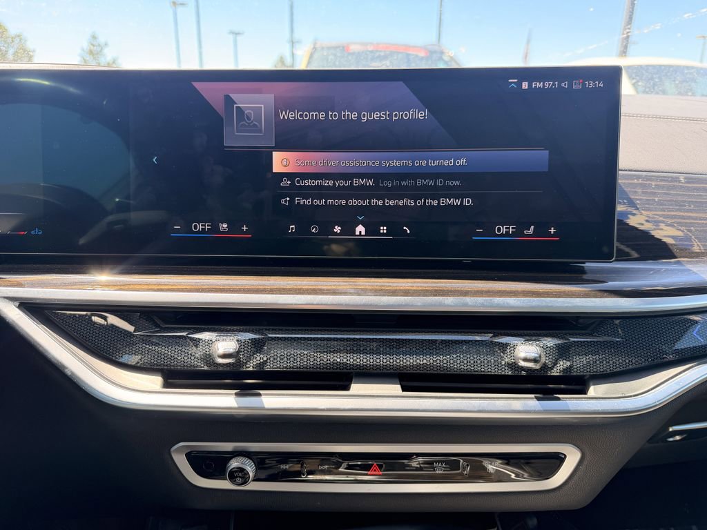 Used 2024 BMW X6 xDrive40i w/ Premium Package image 4