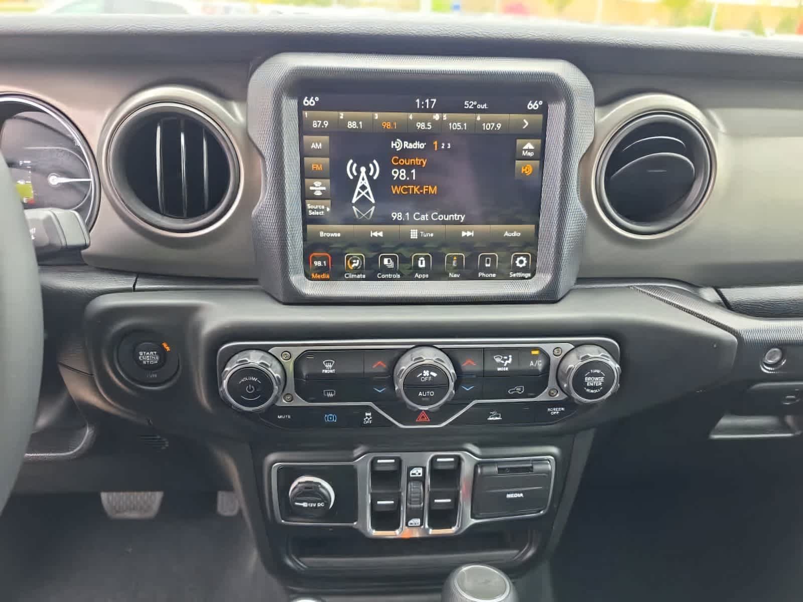 Used 2023 Jeep Wrangler Unlimited AWD/4WD image 35