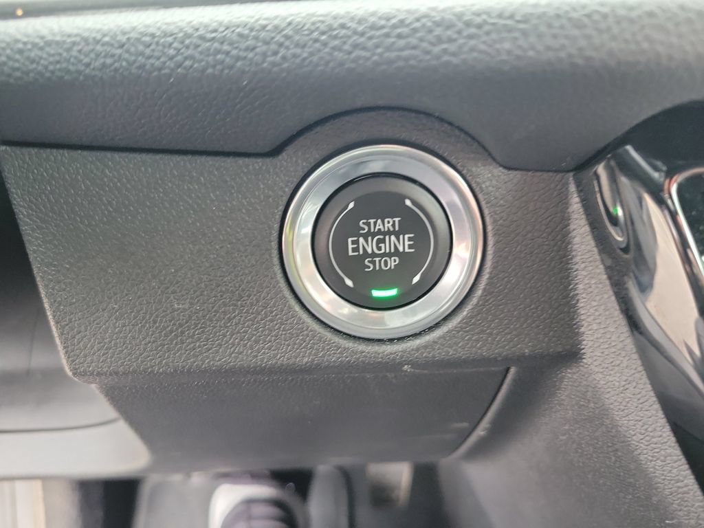 Used 2026 Chevrolet Traverse LT AWD/4WD image 35