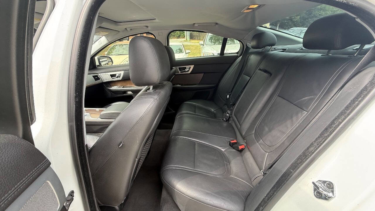 Used 2013 Jaguar XF RWD image 52