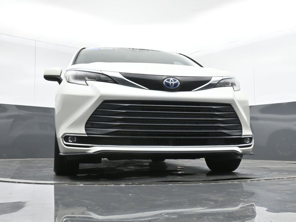 Used 2021 Toyota Sienna XLE image 44