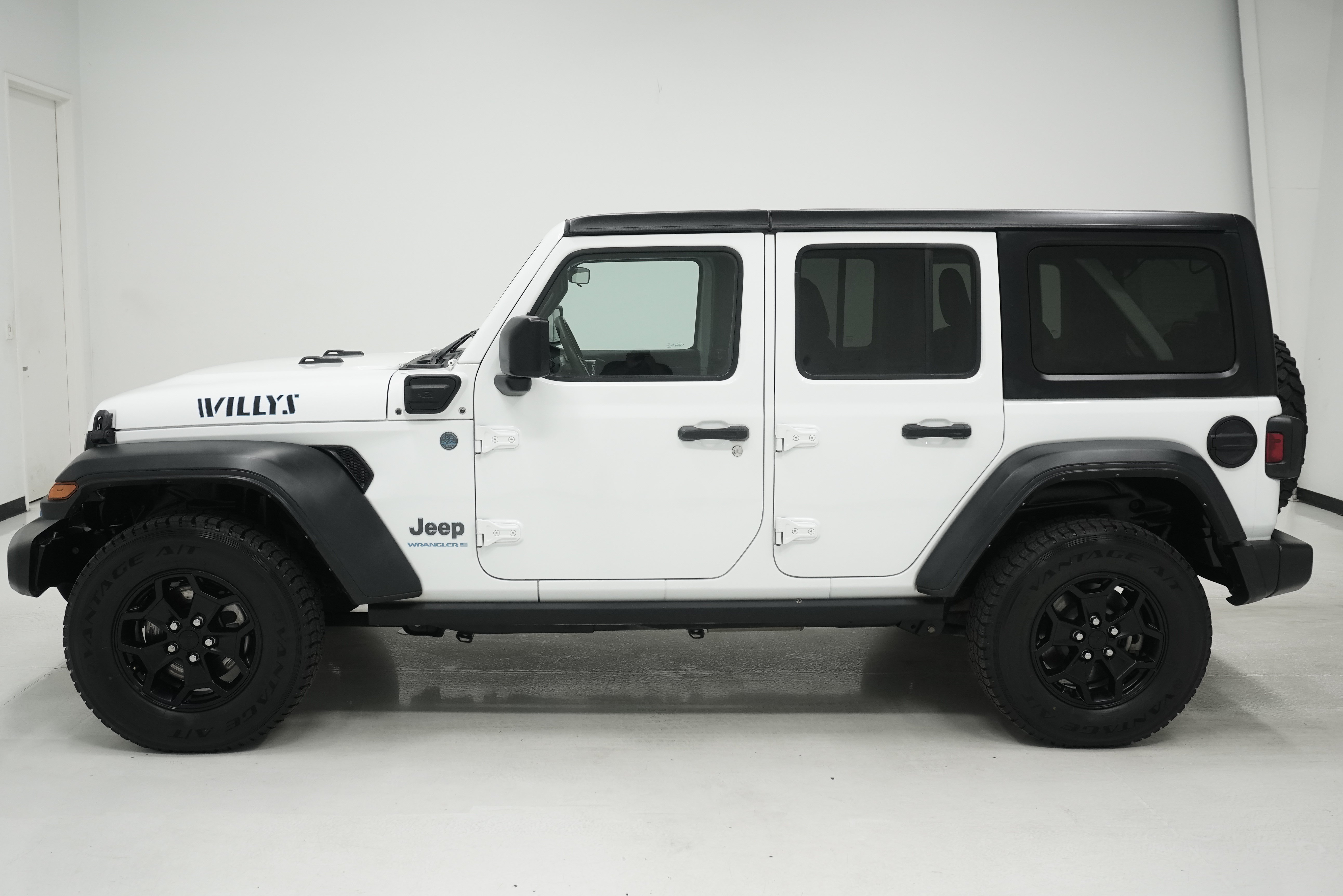Used 2023 Jeep Wrangler Unlimited AWD/4WD image 7