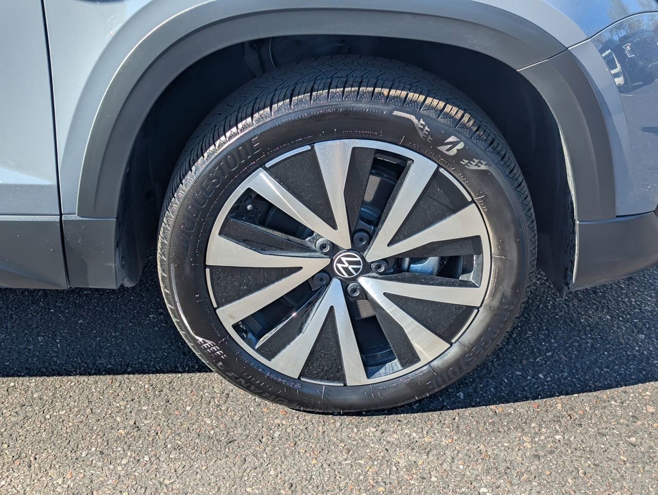 Used 2024 Volkswagen Taos SE w/ Panoramic Sunroof Package FWD image 10