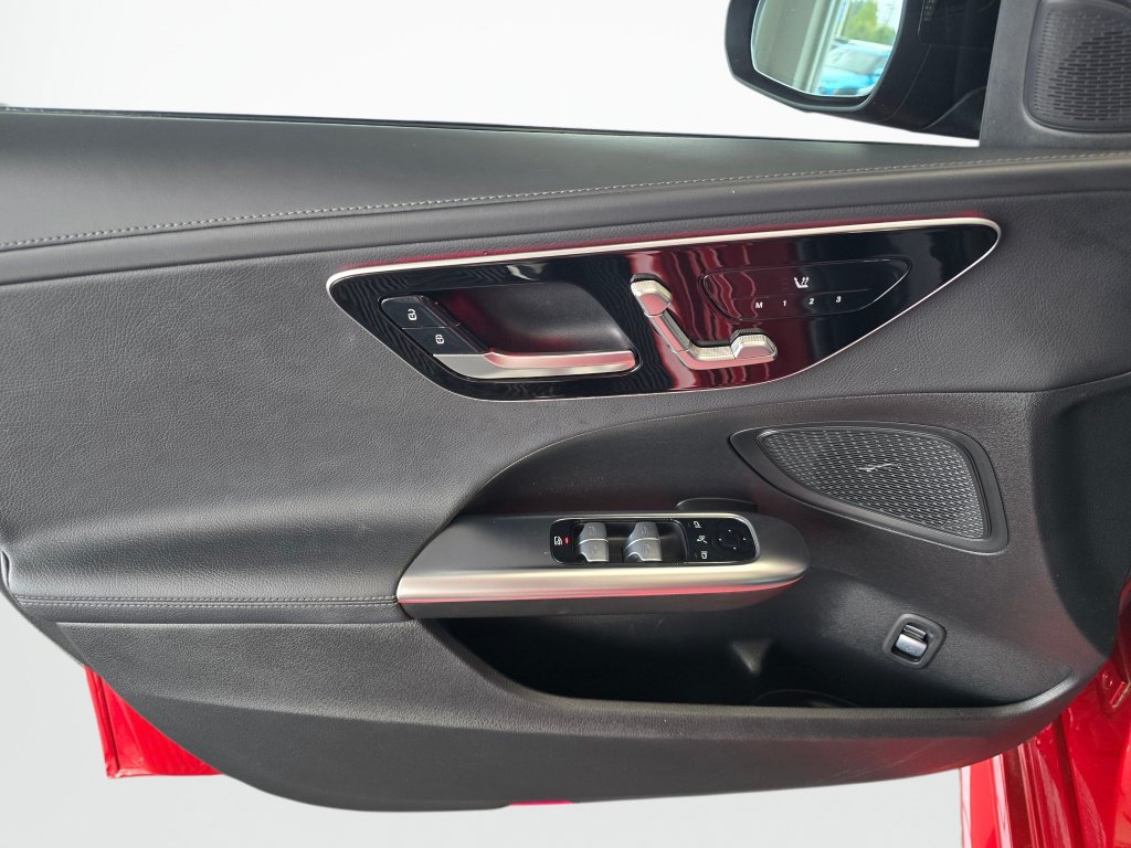 Used 2022 Mercedes-Benz C 300 4MATIC Sedan image 33