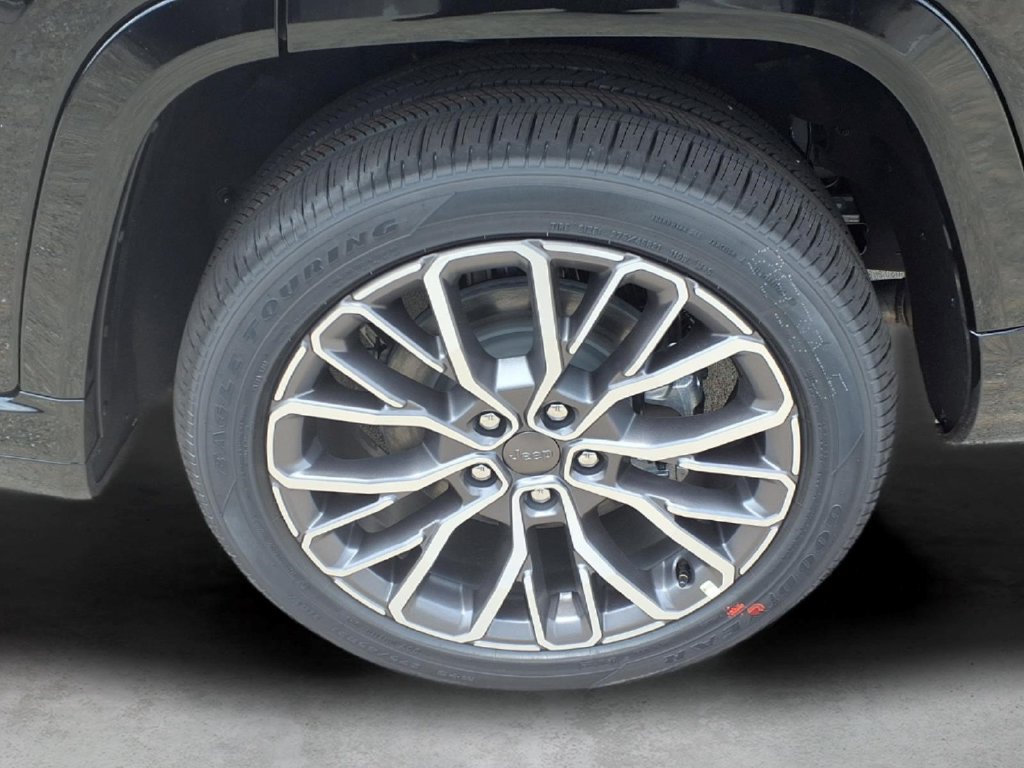 New 2026 Jeep Grand Cherokee L Summit AWD/4WD image 7
