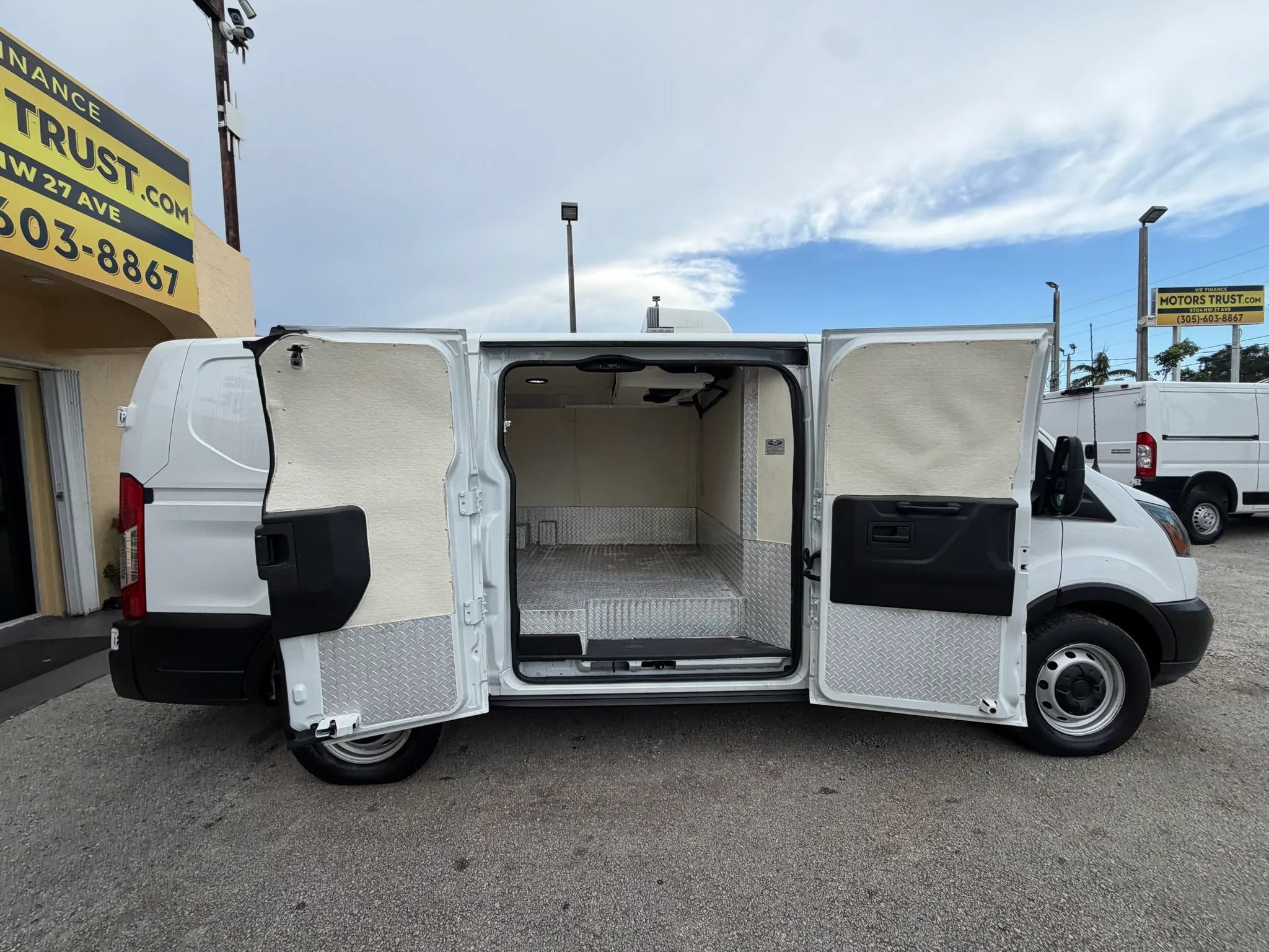 Used 2019 Ford Transit 150 130 Low Roof RWD image 10