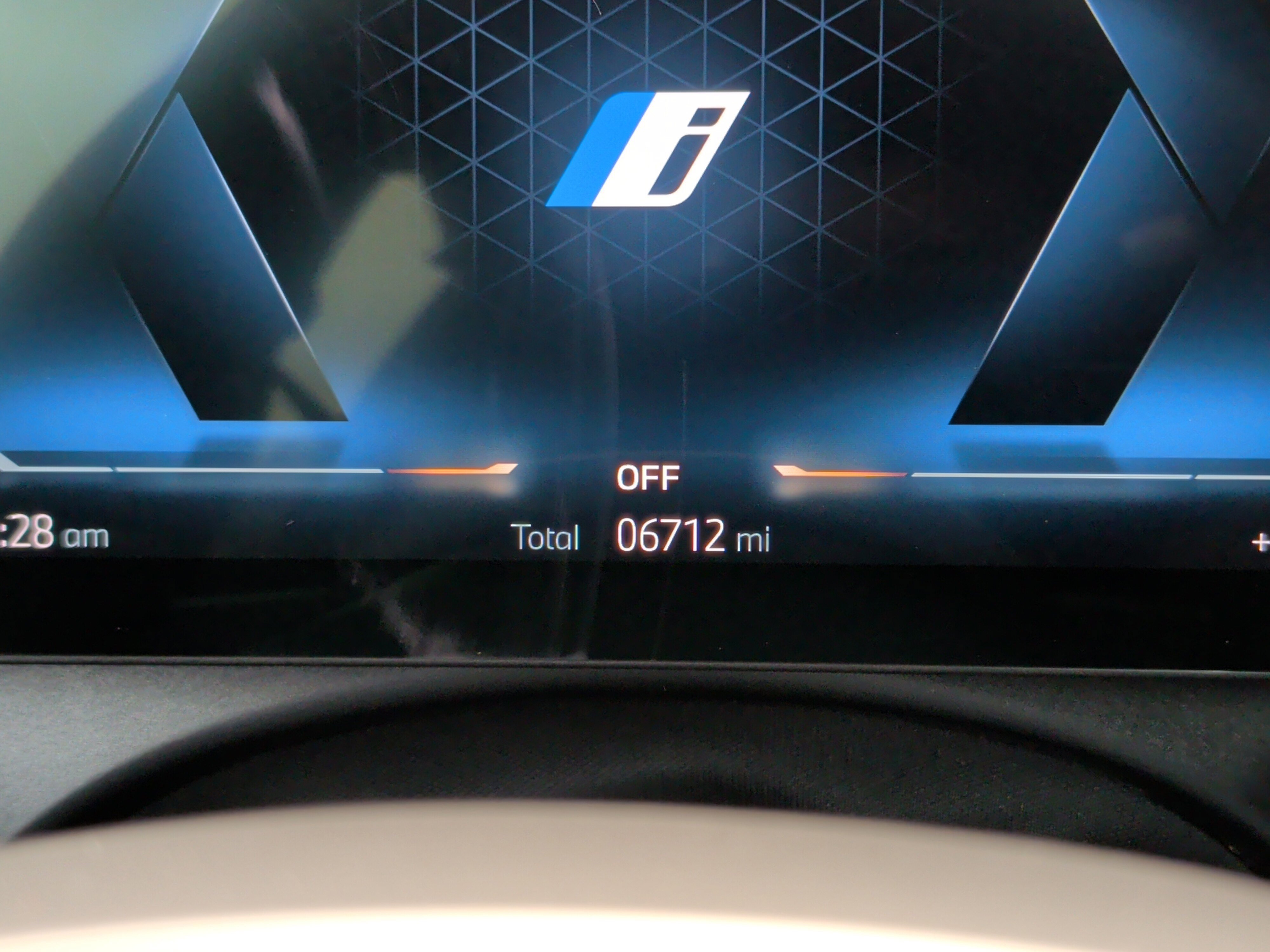 Certified 2025 BMW 550e xDrive w/ Executive Package image 16