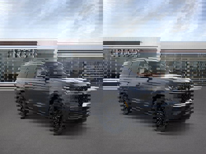 New 2025 Lincoln Navigator Reserve w/ Jet Appearance Package image 1