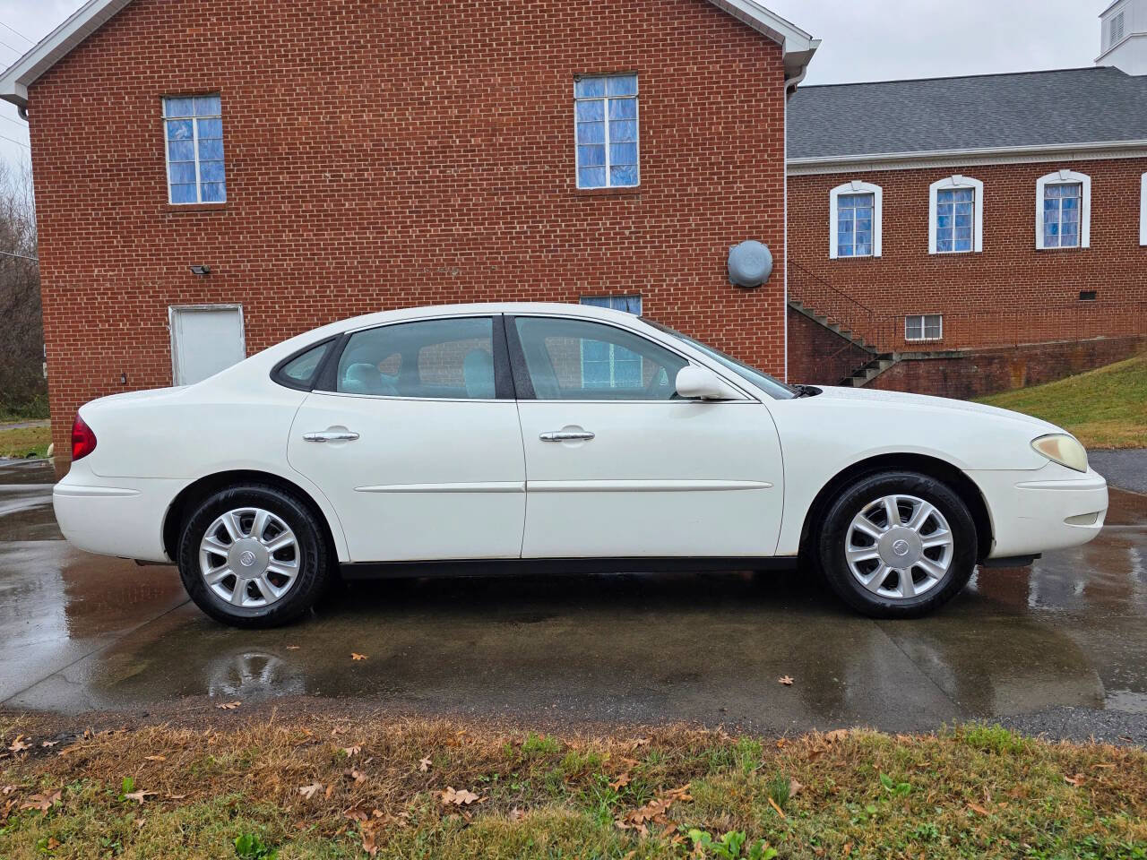 Used 2005 Buick LaCrosse CX image 4