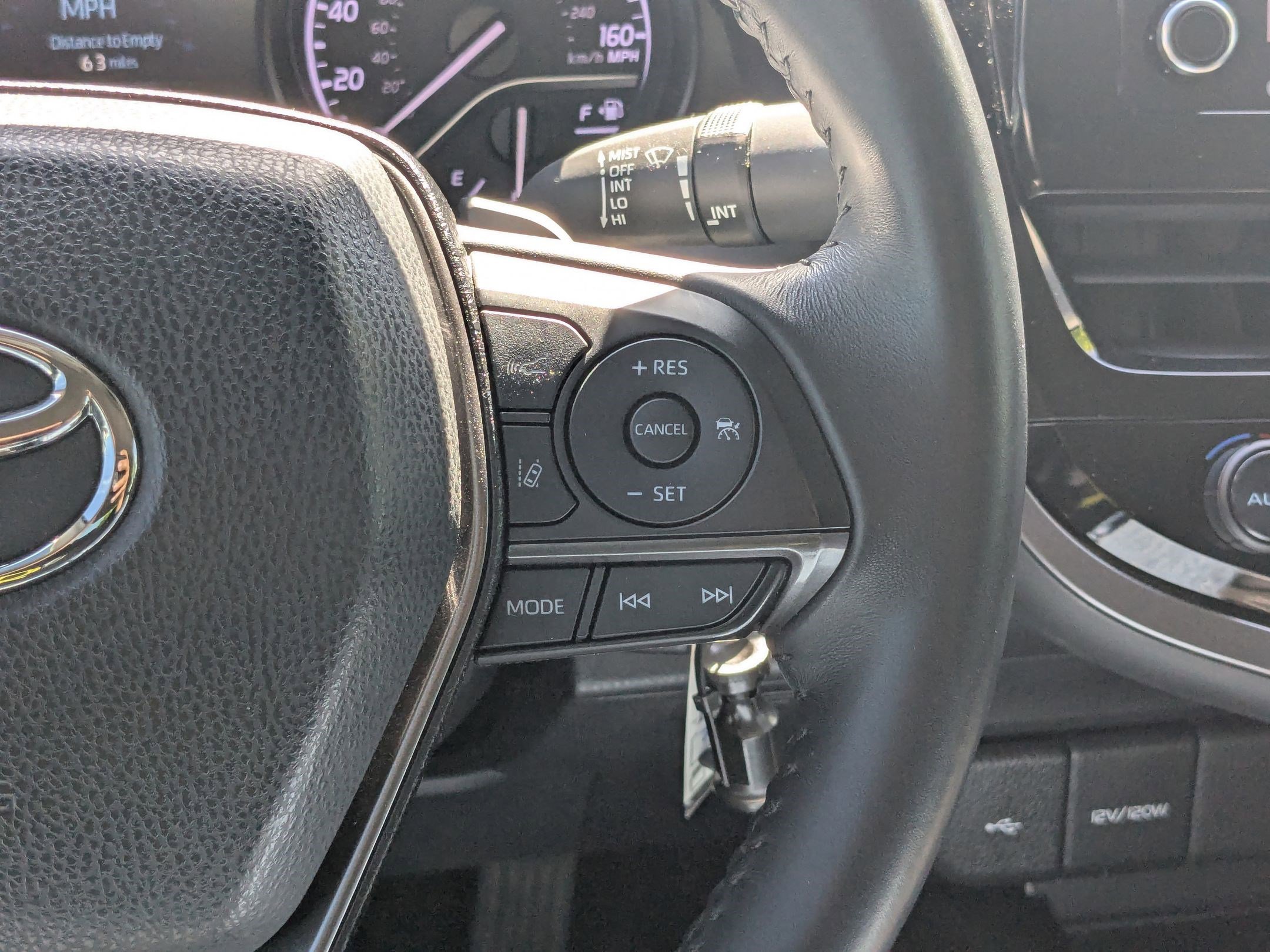 Used 2021 Toyota Camry SE image 21