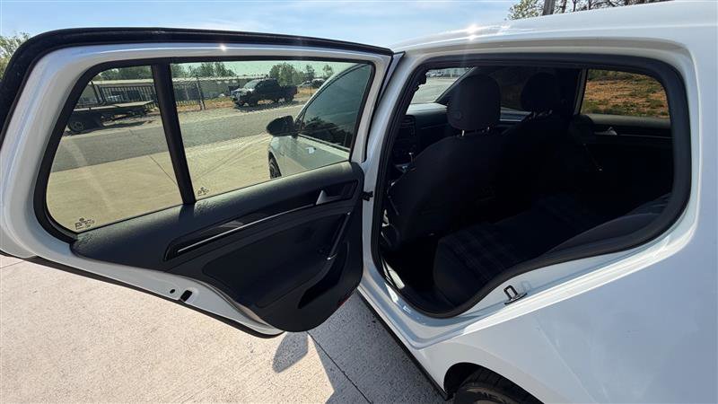 Used 2016 Volkswagen GTI SE FWD image 14