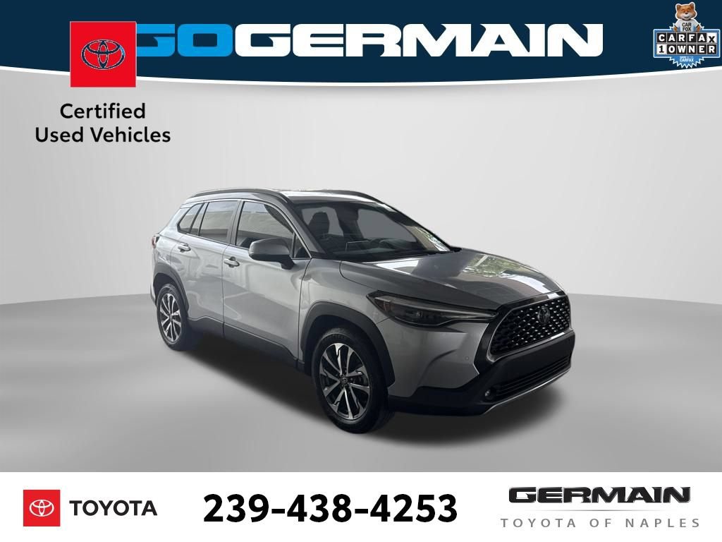 Used 2023 Toyota Corolla Cross XLE w/ Convenience Package FWD image 9