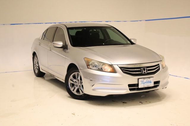 Used 2011 Honda Accord LX-P image 2