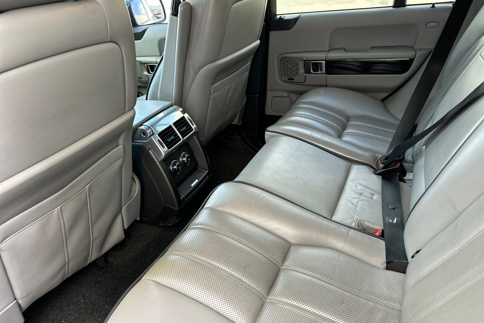 Used 2011 Land Rover Range Rover Supercharged AWD/4WD image 14