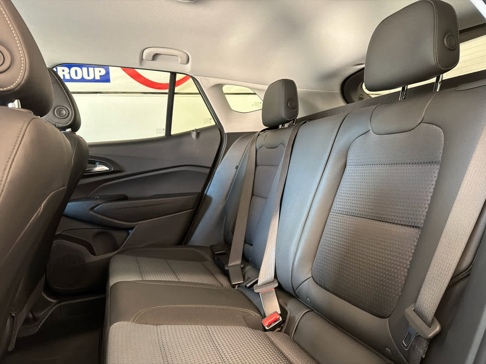 Used 2025 Chevrolet Trax LT w/ LT Convenience Package image 21