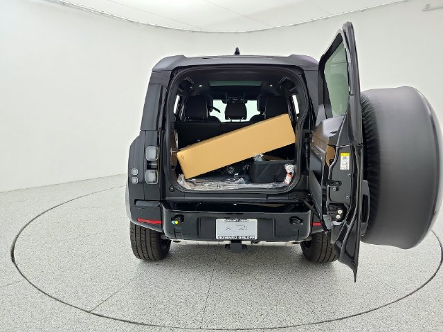 New 2026 Land Rover Defender 110 X-Dynamic SE AWD/4WD image 19