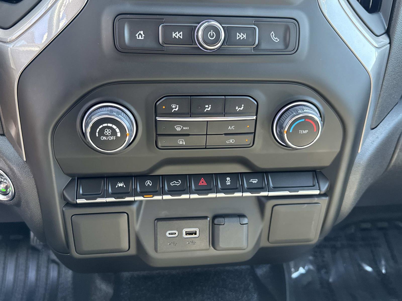 Used 2025 Chevrolet Silverado 1500 W/T image 22