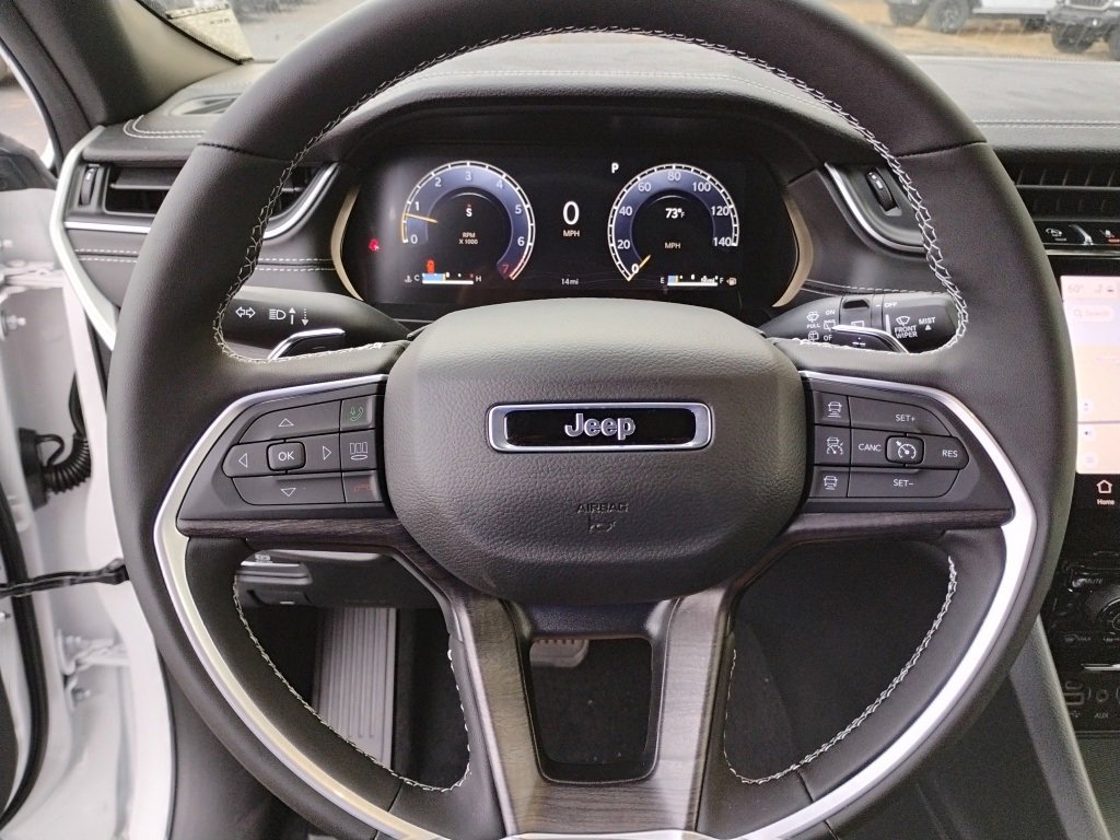 New 2025 Jeep Grand Cherokee Limited w/ Luxury Tech Group II image 39