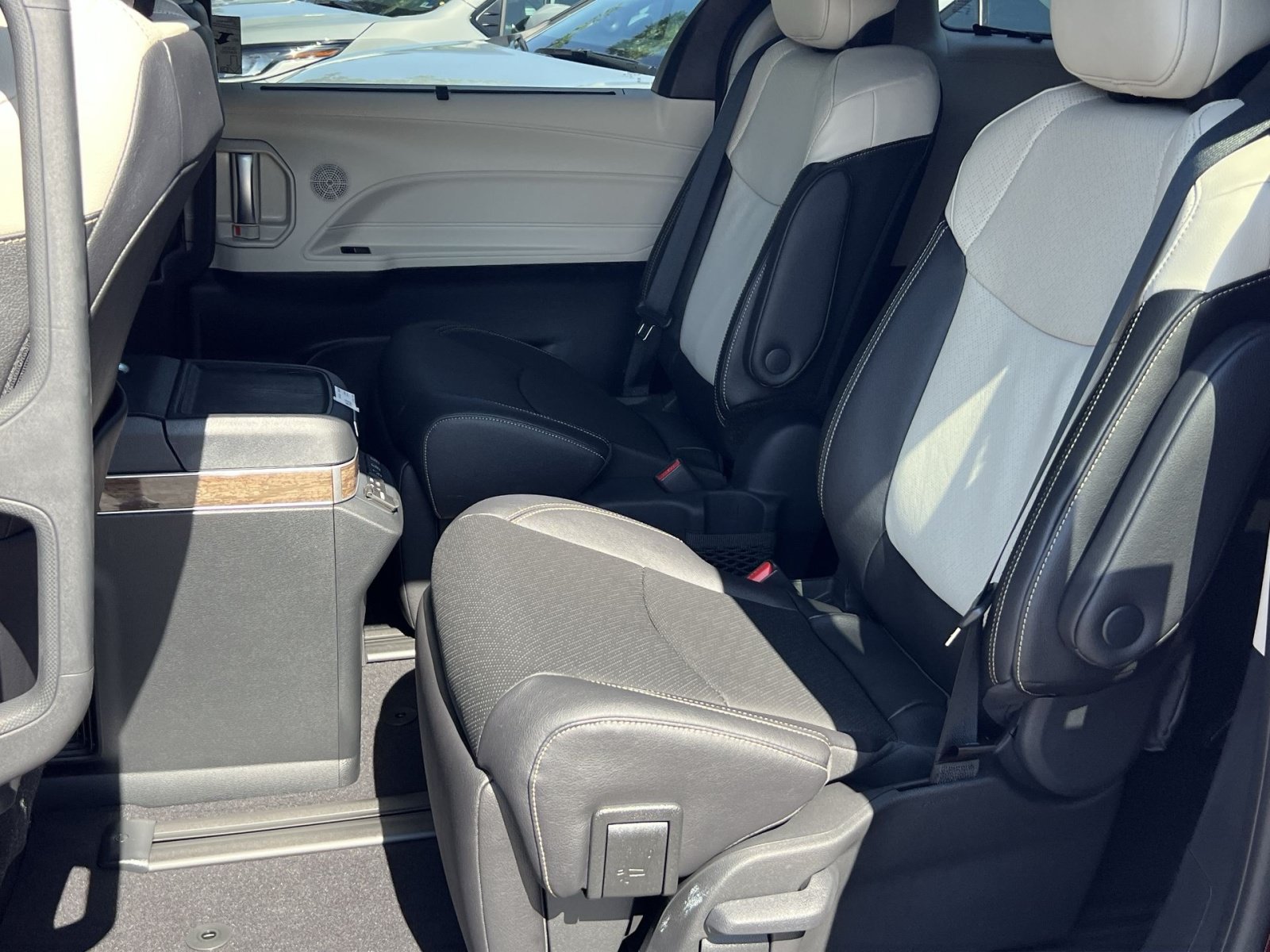 New 2026 Toyota Sienna Platinum AWD/4WD image 19