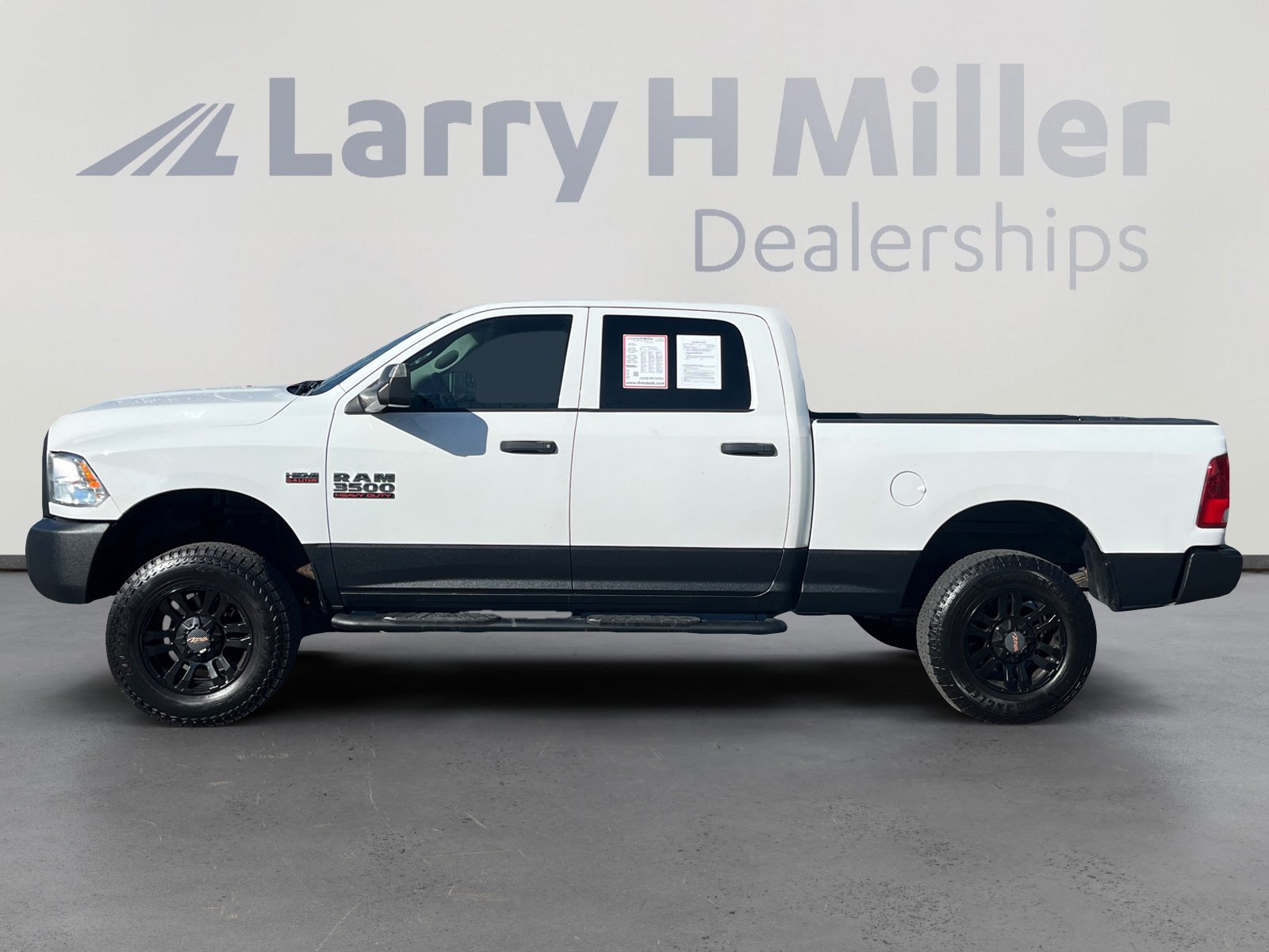 Used 2016 RAM 3500 Tradesman image 2