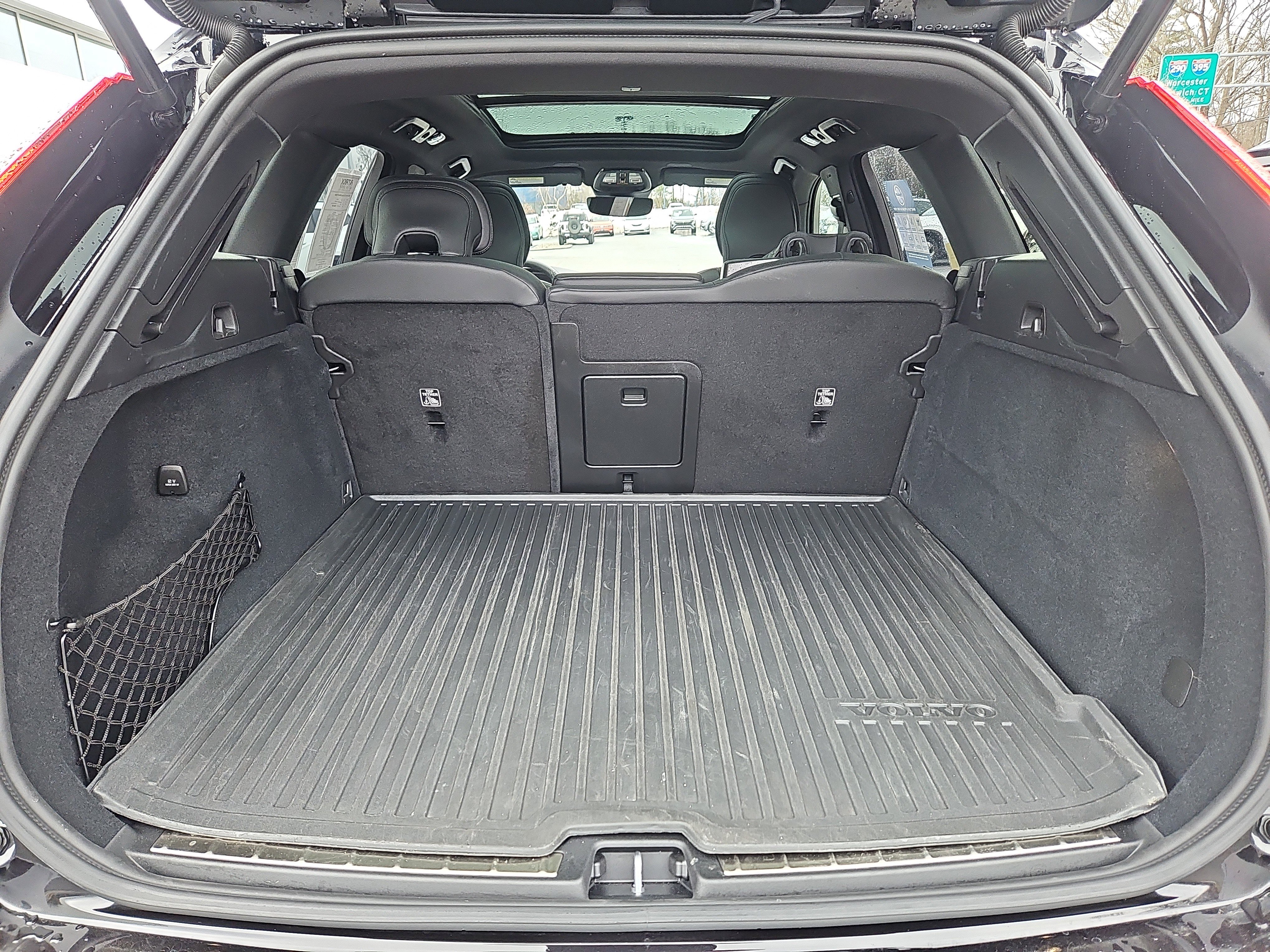 Used 2025 Volvo XC60 B5 Ultra image 36