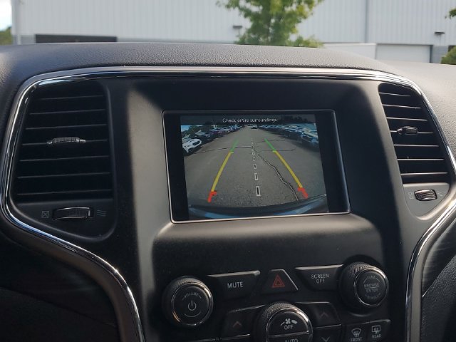 Certified 2020 Jeep Grand Cherokee Laredo RWD image 29