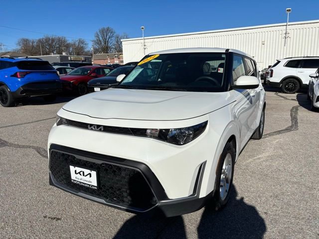 Used 2024 Kia Soul LX w/ Option Group 015 image 1