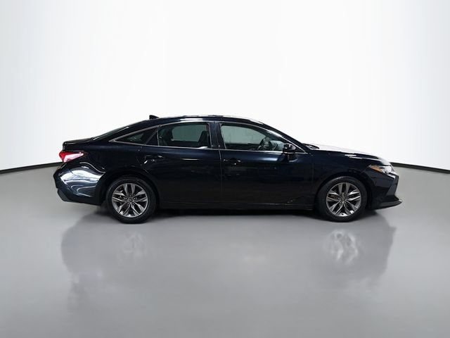 Used 2019 Toyota Avalon XLE FWD image 5
