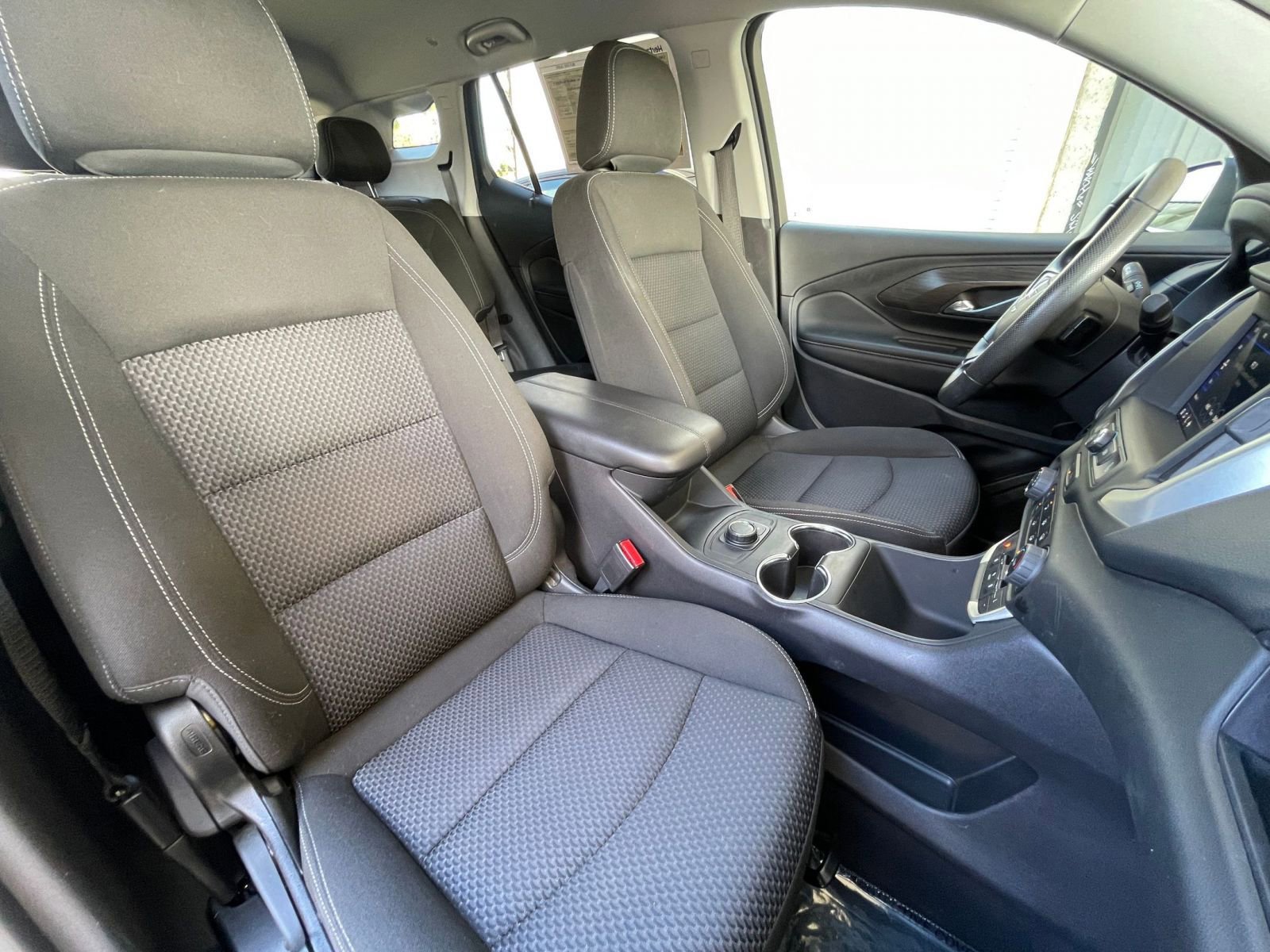 Used 2024 GMC Terrain SLE image 36