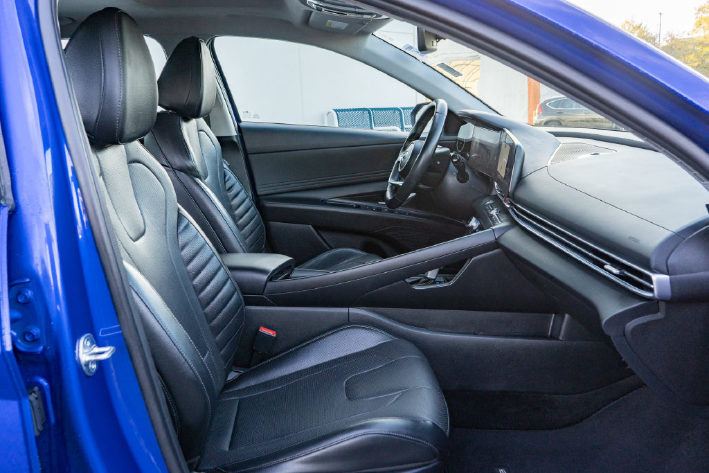 Used 2023 Hyundai Elantra Limited FWD image 21