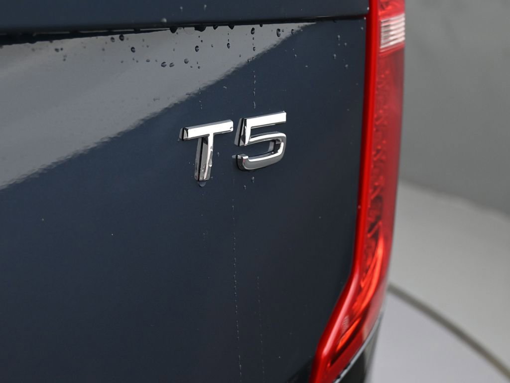 Used 2020 Volvo XC90 T5 Momentum w/ Protection Package image 34