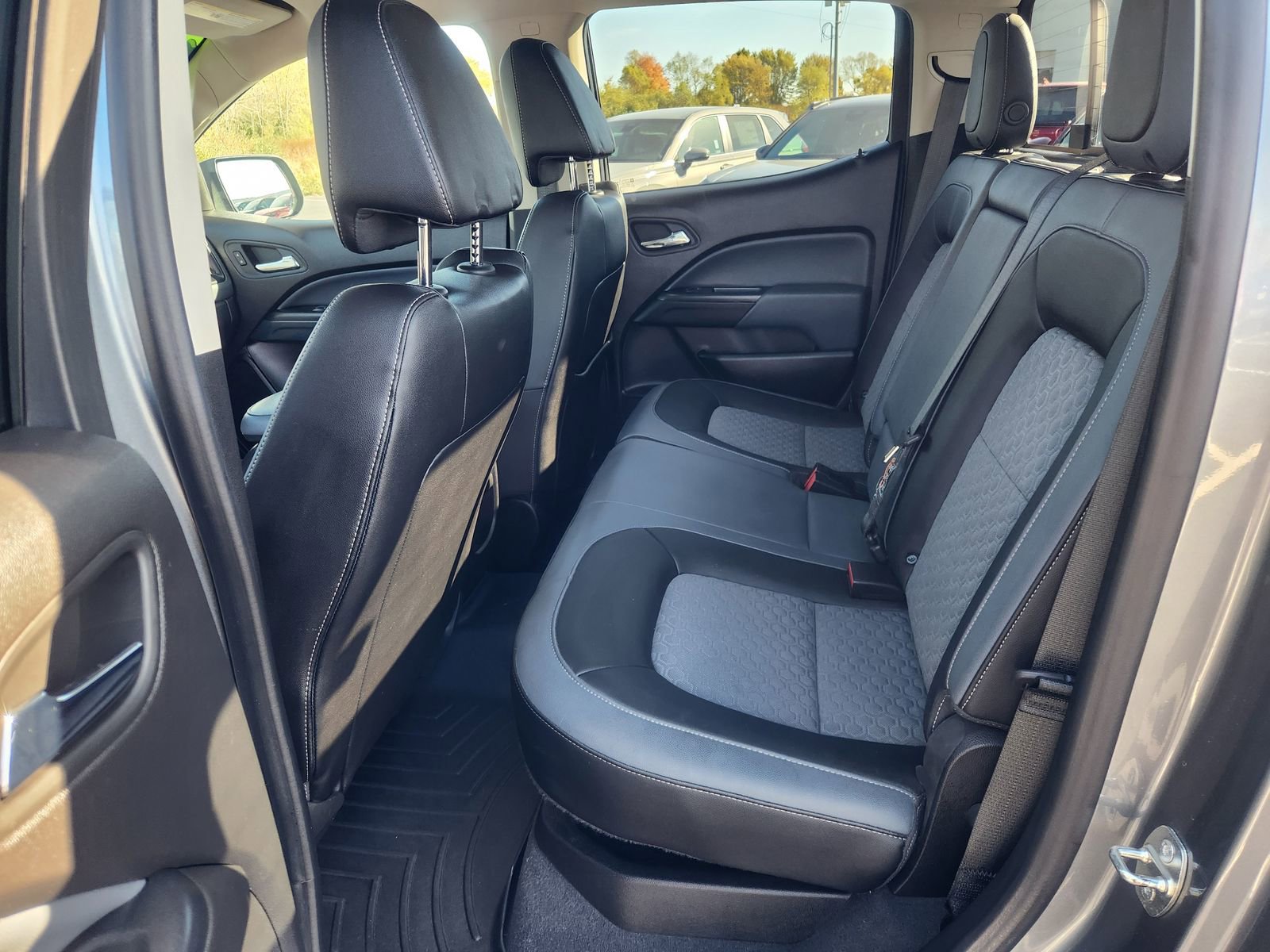 Used 2019 Chevrolet Colorado Z71 image 32
