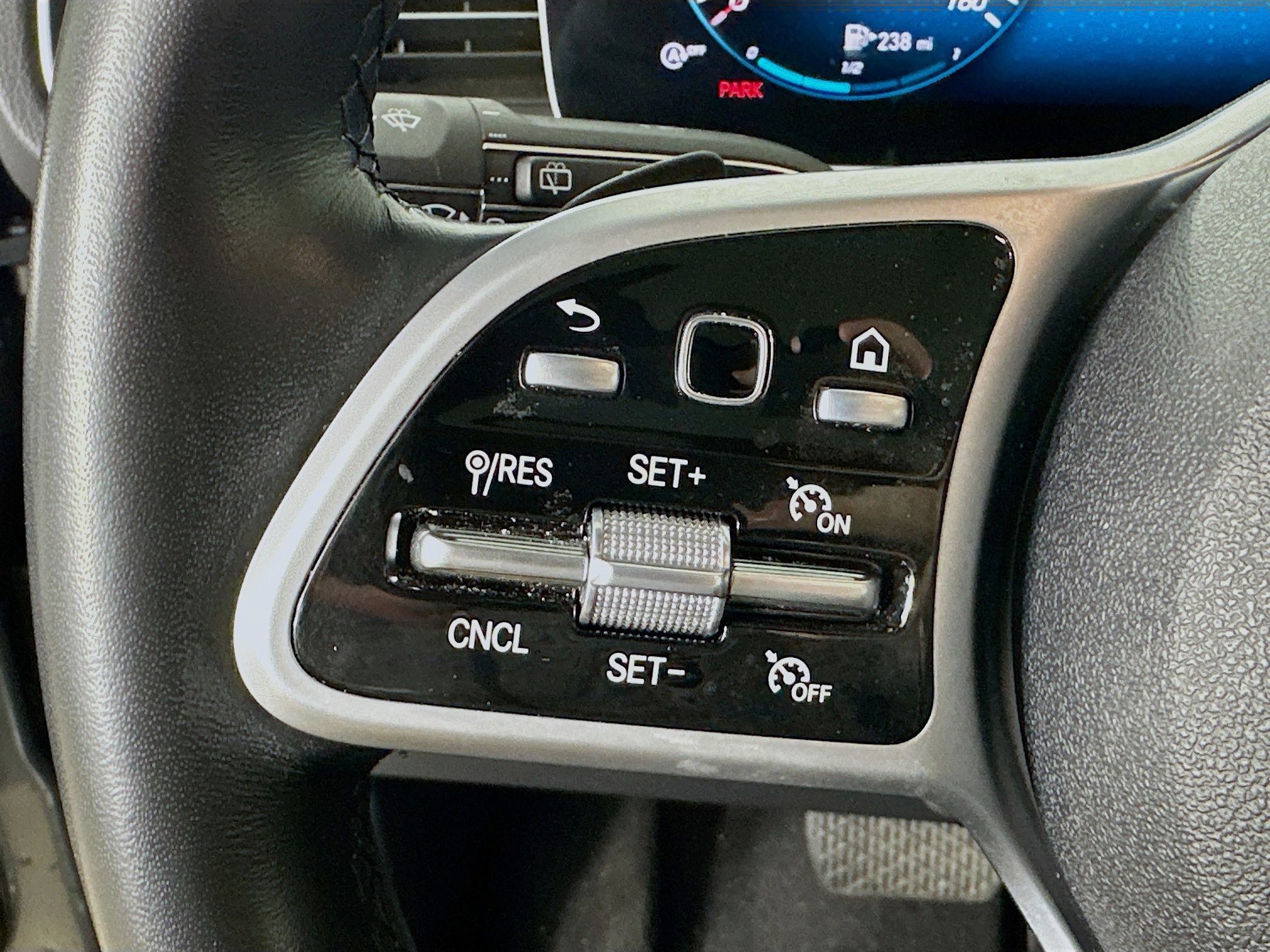 Certified 2021 Mercedes-Benz GLE 350 4MATIC image 12