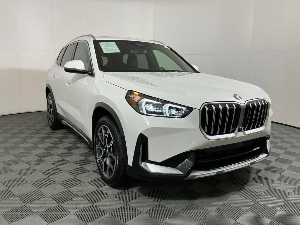 Certified 2025 BMW X1 xDrive28i w/ Technology Package AWD/4WD image 4