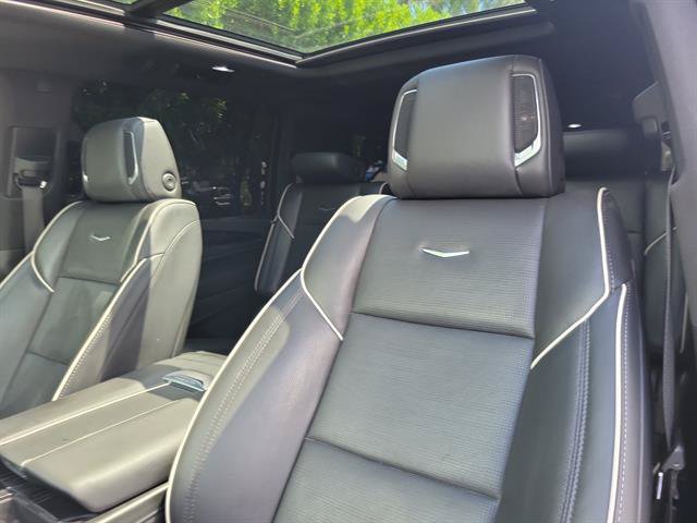 Used 2022 Cadillac Escalade ESV Sport w/ Touring Package RWD image 16