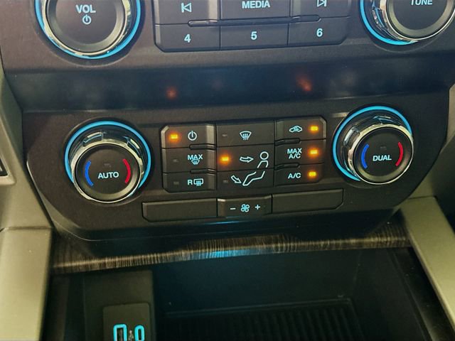 Used 2020 Ford F350 Lariat w/ Chrome Package image 19