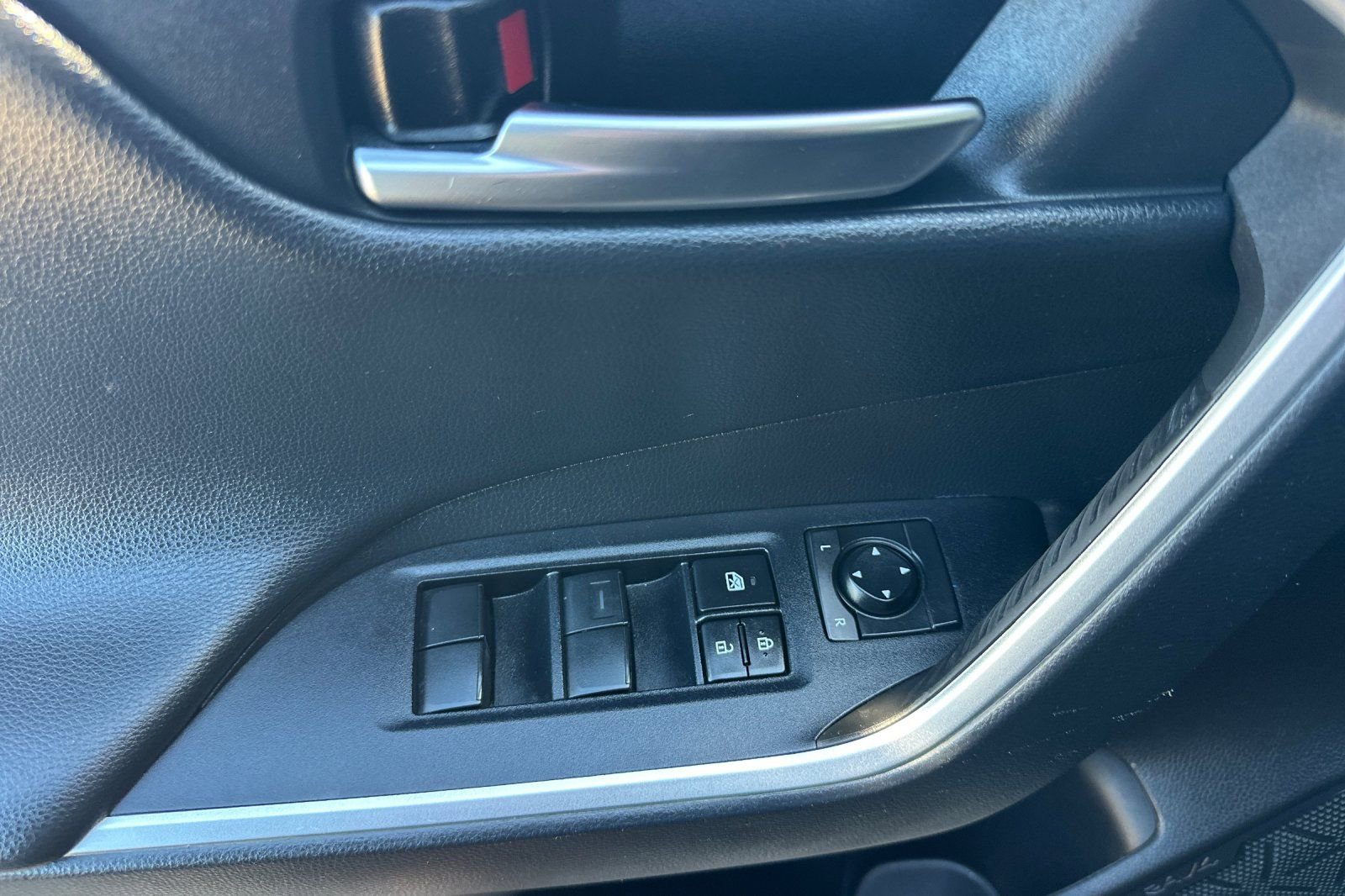 Used 2021 Toyota RAV4 TRD Off-Road w/ TRD Off-Road Weather Package AWD/4WD image 8