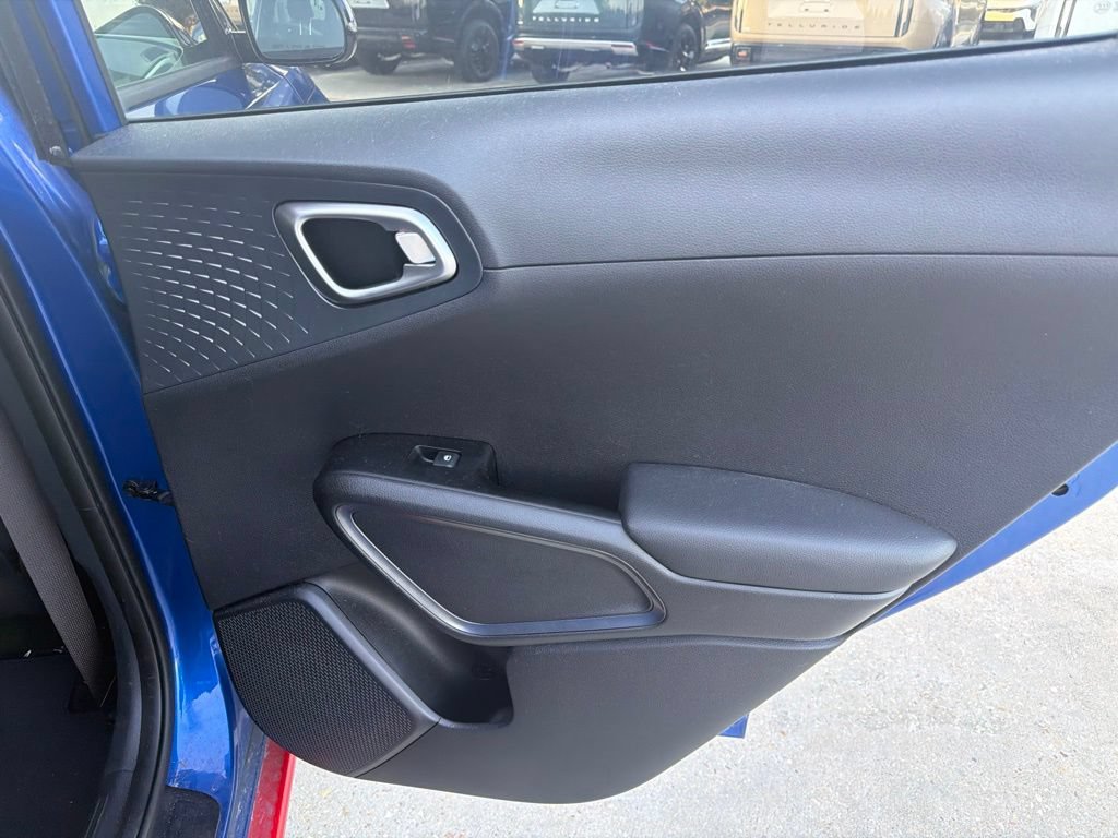 Used 2021 Kia Soul GT-Line FWD image 30